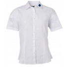 color:white